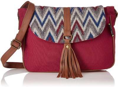 

Kanvas Katha Tote(Multicolor)