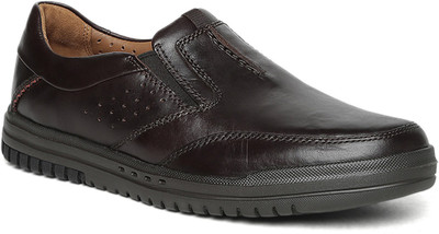 

Clarks Casuals For Men(Brown