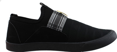 

Claptrap Slip On Sneakers For Men(Black