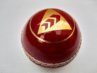 

Infaspo Seam Play ( 2 piece ) Cricket Leather Ball(Pack of 1, Red)