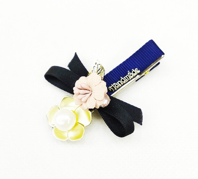 

fairytale fancy alligator clips with metal flower and bow beautiful design. Hair Pin, Hair Clip(Multicolor)
