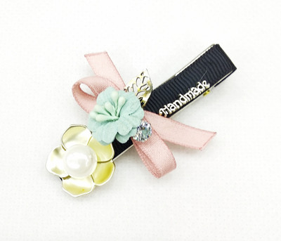 

fairytale fancy alligator clips with flower and bow beautiful design. Hair Pin(Gold, Pink)