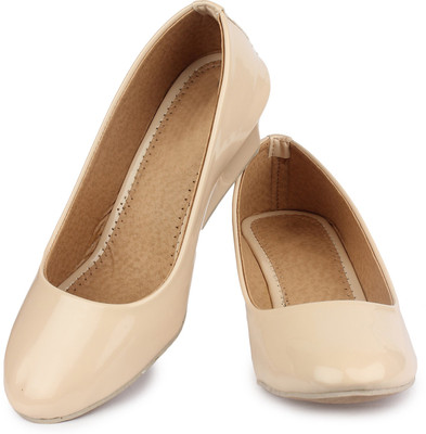

Do Bhai Women Cream Wedges