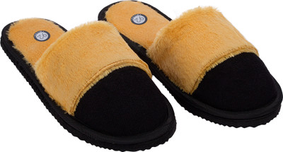 

92 MILES FUR HOUSE Slides, Black