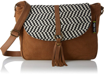

Kanvas Katha Tote(Multicolor)