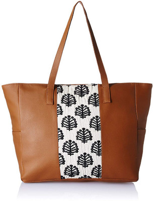 

Kanvas Katha Tote(Tan)