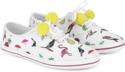 

United Colors of Benetton Girls Lace Sneakers(White, 901