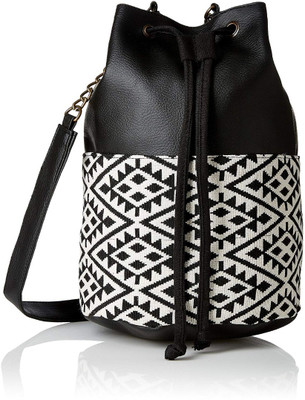 

Kanvas Katha Women Casual Black Canvas Sling Bag