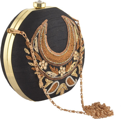 

Zephyrr Party Black Clutch