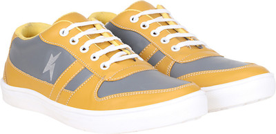 

Knight Ace KnockOut Sneakers For Men(Yellow, Grey