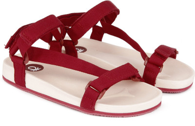 

United Colors of Benetton Boys Velcro Sports Sandals(Maroon, 901