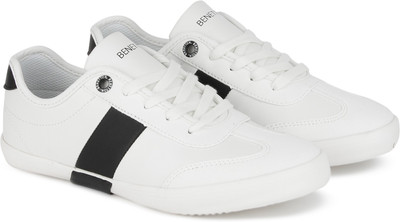 

United Colors of Benetton Boys Lace Sneakers(White, 901