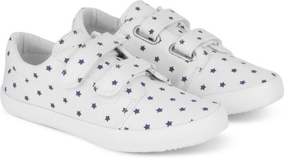 

United Colors of Benetton Boys & Girls Velcro Sneakers(White, 901