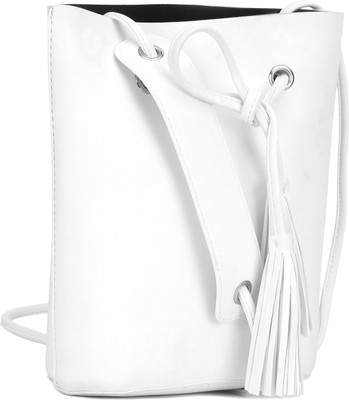 

Forever 21 Women Casual White PU Shoulder Bag