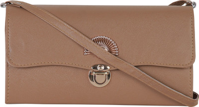 

rovec Casual Brown Clutch