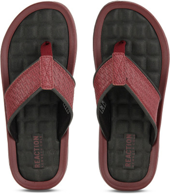 

Kenneth Cole GO FOUR-TH Slippers, 600