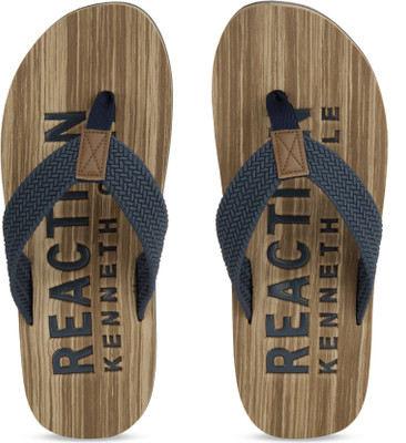 

Kenneth Cole POOL-SIDE Flip Flops, 400