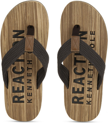 

Kenneth Cole POOL-SIDE Flip Flops, 200