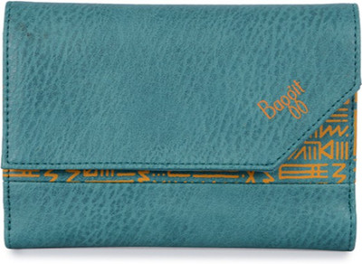 

Baggit Casual Blue Clutch