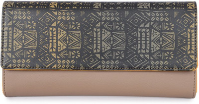

Baggit Casual Beige Clutch