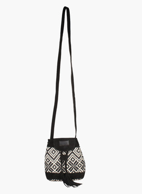 

Paradigm Design Lab Sling Bag(Tan)