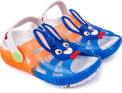 

Feet Essentials Boys & Girls Sling Back Clogs(Multicolor, Multi