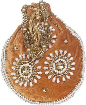 

Bagaholics Ethnic Velvet Potli Batwa Potli(Beige)