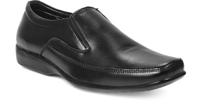 

ROAD STAG Slip On For Men(Black