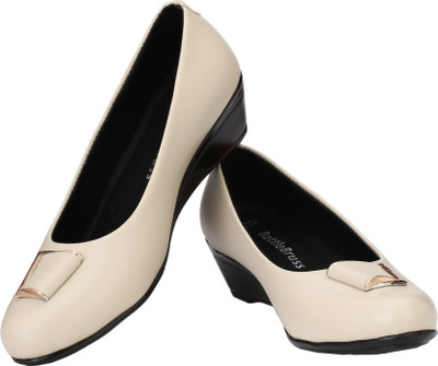 

BottleBruss Lady Luck Bellies For Women(Beige