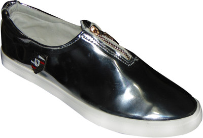 

SAE Slip On Sneakers For Men(Silver, White