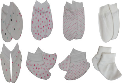 

Baby Colours MB1-04 Booties(Toe to Heel Length - 9 cm Multicolor)