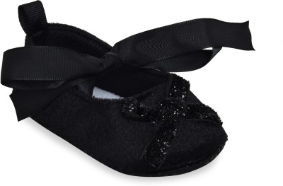 

Kiwi Girls Slip on Ballerinas(Black