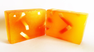 

IGRS Harmony Natural Papaya Extract Soap 100g with pure essential oils and herbal extracts of Papaya, Aloe, and Peach, Parabens and Sulphate free, hand made to provide a lighter, softer and bright skin (Pack of 2)(100 g, Pack of 2)