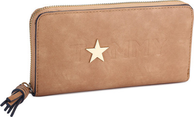 

Tommy Hilfiger Women Casual Khaki Genuine Leather Wallet(8 Card Slots), Beige