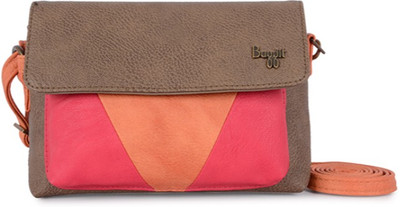 

Baggit Women Casual Beige PU Sling Bag