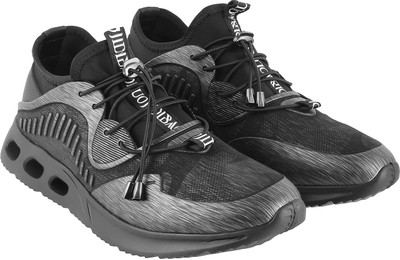 

Metro Awesome Walking Shoes For Men(Black, Silver, 11;black