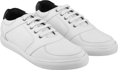 

Mochi Trendy Sneakers For Men(White, 16;white