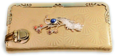 Reliable Casual Gold Clutch