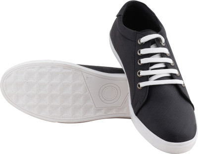 

Smoky Casuals For Men(Black, White