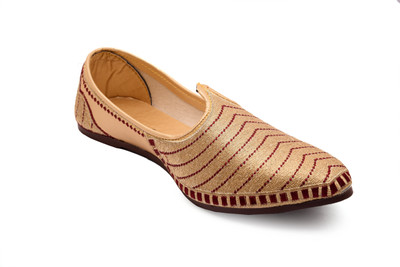 

Clash Clash Mojari for men Mojaris For Men(Gold, Gold::red line