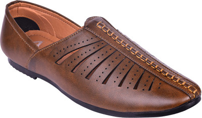 

AVEERO Stylish Party Wear Casual Nagra Jutis Casuals For Men(Tan