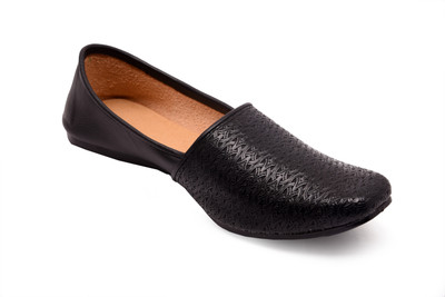 

Clash Clash Mojari for men Mojaris For Men(Black
