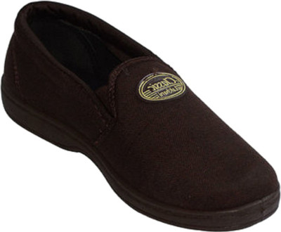 Lakhani canvas hotsell shoes at 499