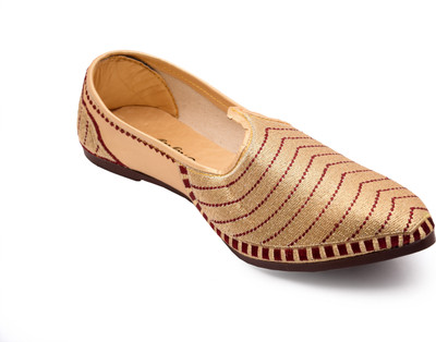 

Clash Clash Mojari for men Mojaris For Men(Gold, Goldn