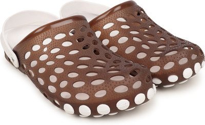 

Footista Men Brown Clogs