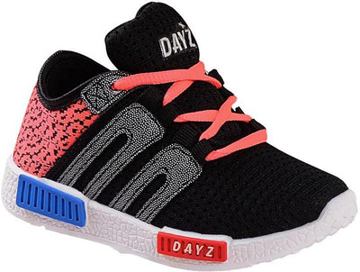 

Dayz Boys Lace Walking Shoes(Black, Black;peach