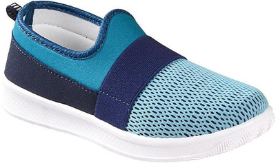

Dayz Boys Slip on Walking Shoes(Green, Green;blue