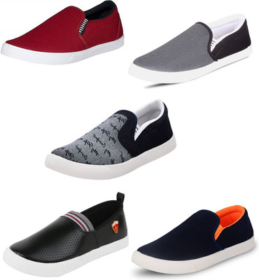 

Trenqs Sneakers For Men(Multicolor, Maroon
