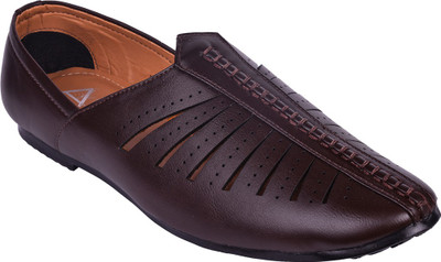 

AVEERO Stylish Party Wear Casual Nagra Jutis Casuals For Men(Brown