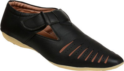 

Shoes Kingdom Men Black Sandals